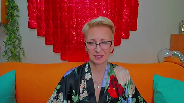 Snapshot of iamyourdream89 chatting on 02.13.26 iamyourdream89 online show from 02.13.26