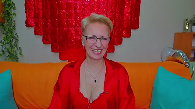 Snapshot of iamyourdream89 chatting on 02.14.26 iamyourdream89 online show from 02.14.26