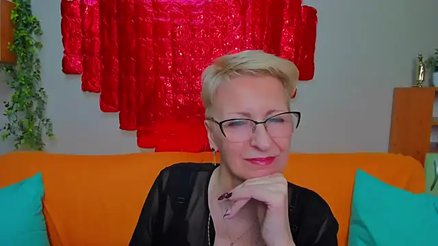 Snapshot of iamyourdream89 chatting on 02.15.26 iamyourdream89 online show from 02.15.26