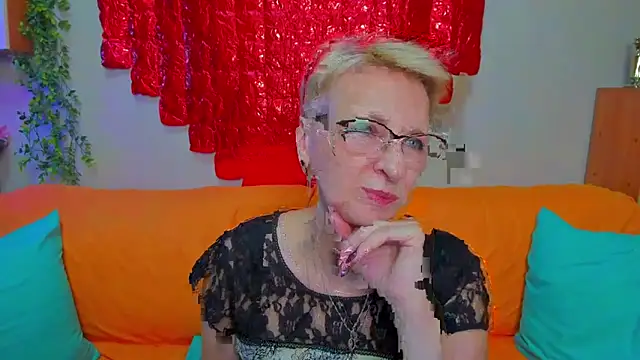 Snapshot of iamyourdream89 chatting on 02.17.26 iamyourdream89 online show from 02.17.26