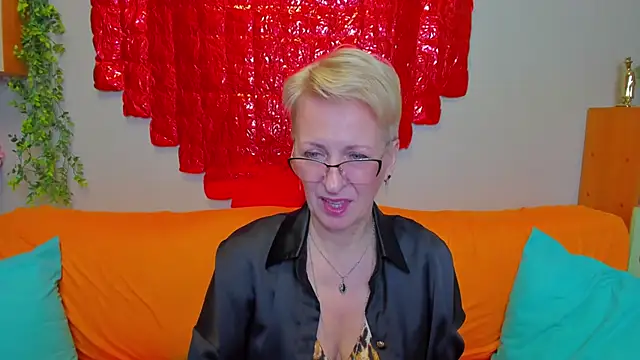 Snapshot of iamyourdream89 chatting on 02.20.26 iamyourdream89 online show from 02.20.26