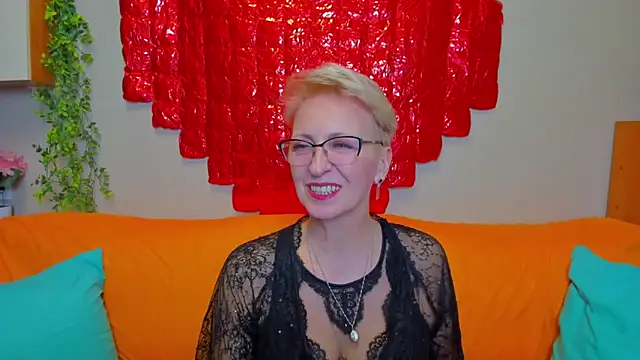 Snapshot of iamyourdream89 chatting on 02.26.26 iamyourdream89 online show from 02.26.26