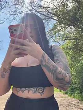 Mia-Bremer online show from 04.16.26