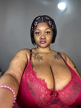 Snapshot of Yung-Missy chatting on 01.17.25 Yung-Missy online show from 01.17.25