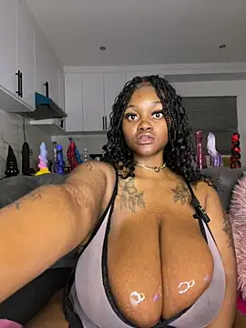 Snapshot of Yung-Missy chatting on 02.26.26 Yung-Missy online show from 02.26.26