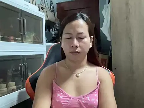 UrLove Marga online show from 10.18.25