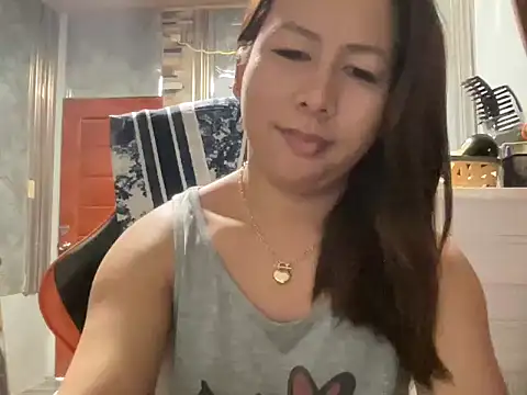 Snapshot of UrLove_Marga chatting on 06.18.26 UrLove Marga online show from 06.18.26