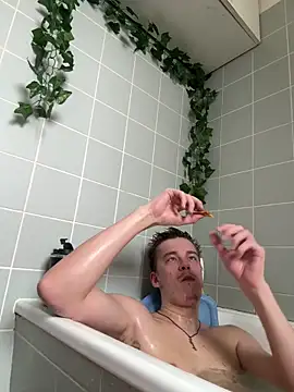 Snapshot of Toyjungee chatting on 02.05.26 Toyjungee online show from 02.05.26