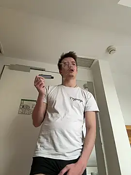 Snapshot of Toyjungee chatting on 02.19.26 Toyjungee online show from 02.19.26