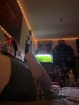 Snapshot of Toyjungee chatting on 02.25.26 Toyjungee online show from 02.25.26