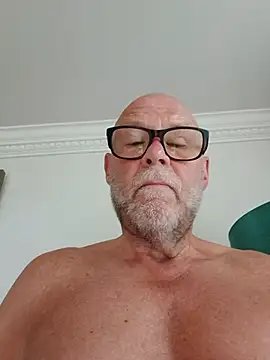 Snapshot of Tempted1973 chatting on 05.29.26 Tempted1973 online show from 05.29.26