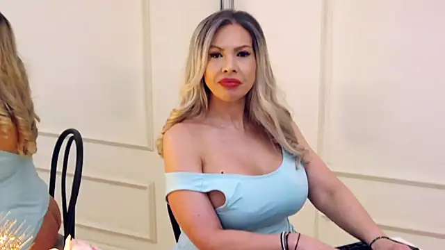 Snapshot of SashaAllford chatting on 03.11.25 SashaAllford online show from 03.11.25