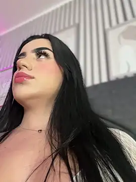 nicolette sweet  online show from 03.23.26