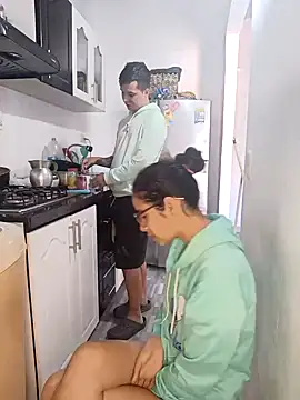 Snapshot of catire2323 chatting on 01.14.25 catire2323 online show from 01.14.25