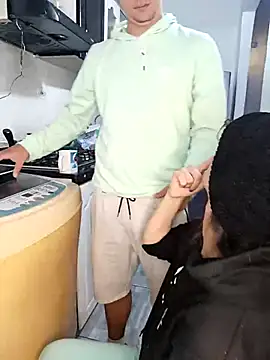 Snapshot of catire2323 chatting on 03.06.25 catire2323 online show from 03.06.25