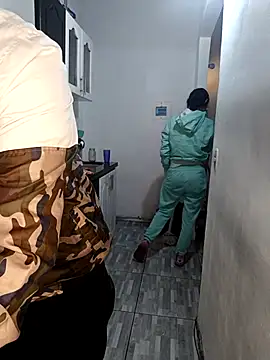 Snapshot of catire2323 chatting on 09.24.25 catire2323 online show from 09.24.25