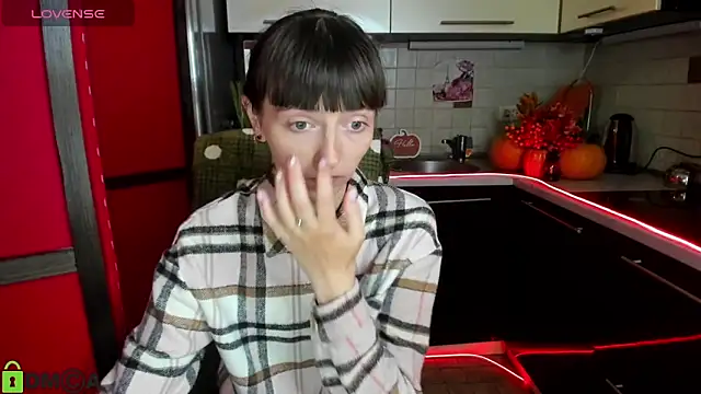 TayanaJons online show from 10.14.25