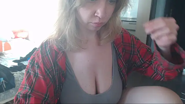 Snapshot of amanda_kiss_kiss chatting on 02.28.25 amanda kiss kiss online show from 02.28.25