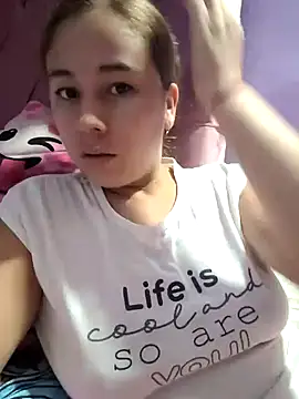 Snapshot of selena_gomez2 chatting on 09.10.25 selena gomez2 online show from 09.10.25