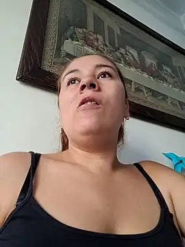 Snapshot of selena_gomez2 chatting on 09.11.25 selena gomez2 online show from 09.11.25