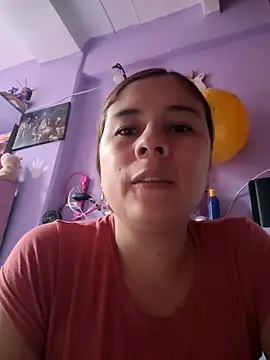 Snapshot of selena_gomez2 chatting on 09.30.25 selena gomez2 online show from 09.30.25