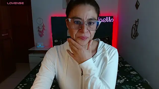 Snapshot of antonella_sweet33 chatting on 03.01.25 antonella sweet33 online show from 03.01.25