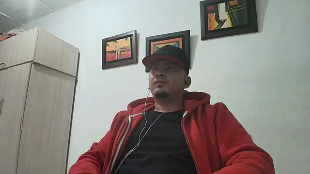 Snapshot of myke_andrade chatting on 10.24.25 myke andrade online show from 10.24.25