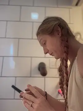 GoldenFlameGoddess online show from 02.21.25