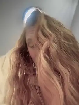 GoldenFlameGoddess online show from 02.28.25