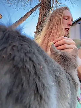 GoldenFlameGoddess online show from 09.26.25