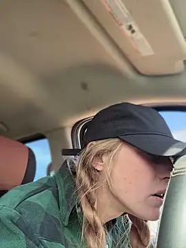 Snapshot of GoldenFlameGoddess chatting on 03.28.26 GoldenFlameGoddess online show from 03.28.26