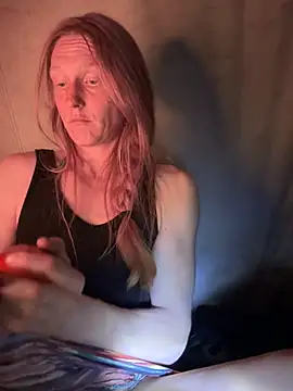 Snapshot of GoldenFlameGoddess chatting on 04.05.26 GoldenFlameGoddess online show from 04.05.26