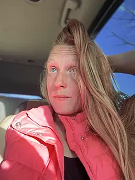 Snapshot of GoldenFlameGoddess chatting on 04.06.26 GoldenFlameGoddess online show from 04.06.26