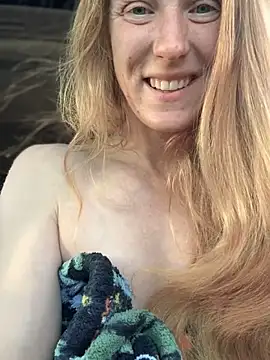 Snapshot of GoldenFlameGoddess chatting on 04.07.26 GoldenFlameGoddess online show from 04.07.26