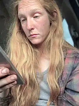 Snapshot of GoldenFlameGoddess chatting on 04.10.26 GoldenFlameGoddess online show from 04.10.26