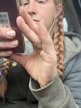 Snapshot of GoldenFlameGoddess chatting on 04.12.26 GoldenFlameGoddess online show from 04.12.26