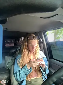 Snapshot of GoldenFlameGoddess chatting on 06.19.26 GoldenFlameGoddess online show from 06.19.26