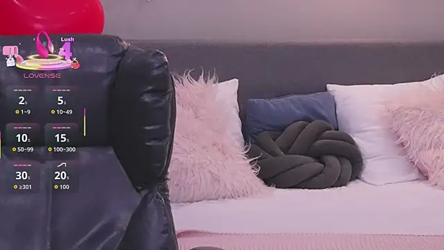 Molly Jons online show from 03.12.26