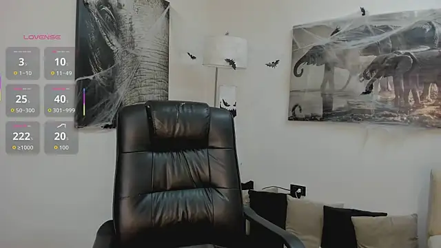 Snapshot of Ary_7 chatting on 10.28.25 Ary 7 online show from 10.28.25