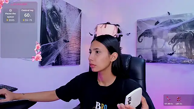 Snapshot of Ary_7 chatting on 10.30.25 Ary 7 online show from 10.30.25