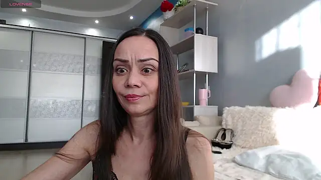 Snapshot of Fire_Sally chatting on 06.16.26 Fire Sally online show from 06.16.26