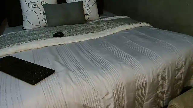 Snapshot of CURVEYDOLLXX chatting on 11.12.25 CURVEYDOLLXX online show from 11.12.25