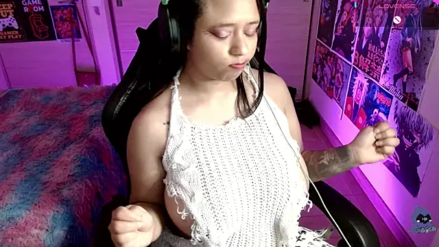 Emmachan19 online show from 12.29.24