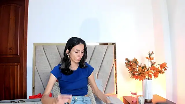 Snapshot of Nina_Cavaali chatting on 10.14.25 Nina Cavaali online show from 10.14.25