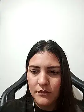 Mia Hampton online show from 12.17.25