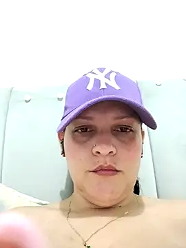 Mia Hampton online show from 04.11.26