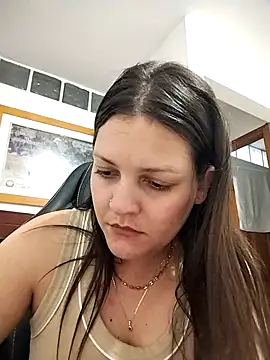 Mia Hampton online show from 04.14.26