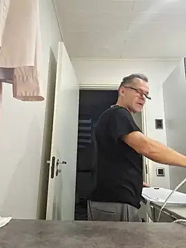 Snapshot of DarrenSullivanSlut chatting on 12.16.24 DarrenSullivanSlut online show from 12.16.24