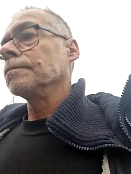 Snapshot of DarrenSullivanSlut chatting on 03.03.25 DarrenSullivanSlut online show from 03.03.25