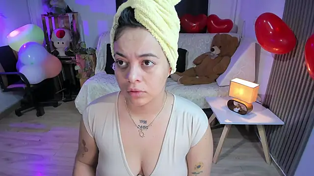 Cuttiealice online show from 02.18.25